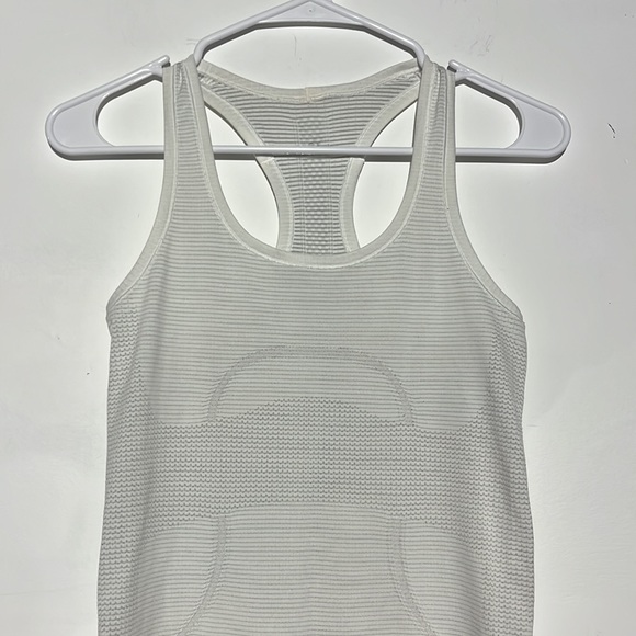 Lululemon Swiftly Tech Racerback Tank Top 2.0 White Size 4 - Picture 3 of 8